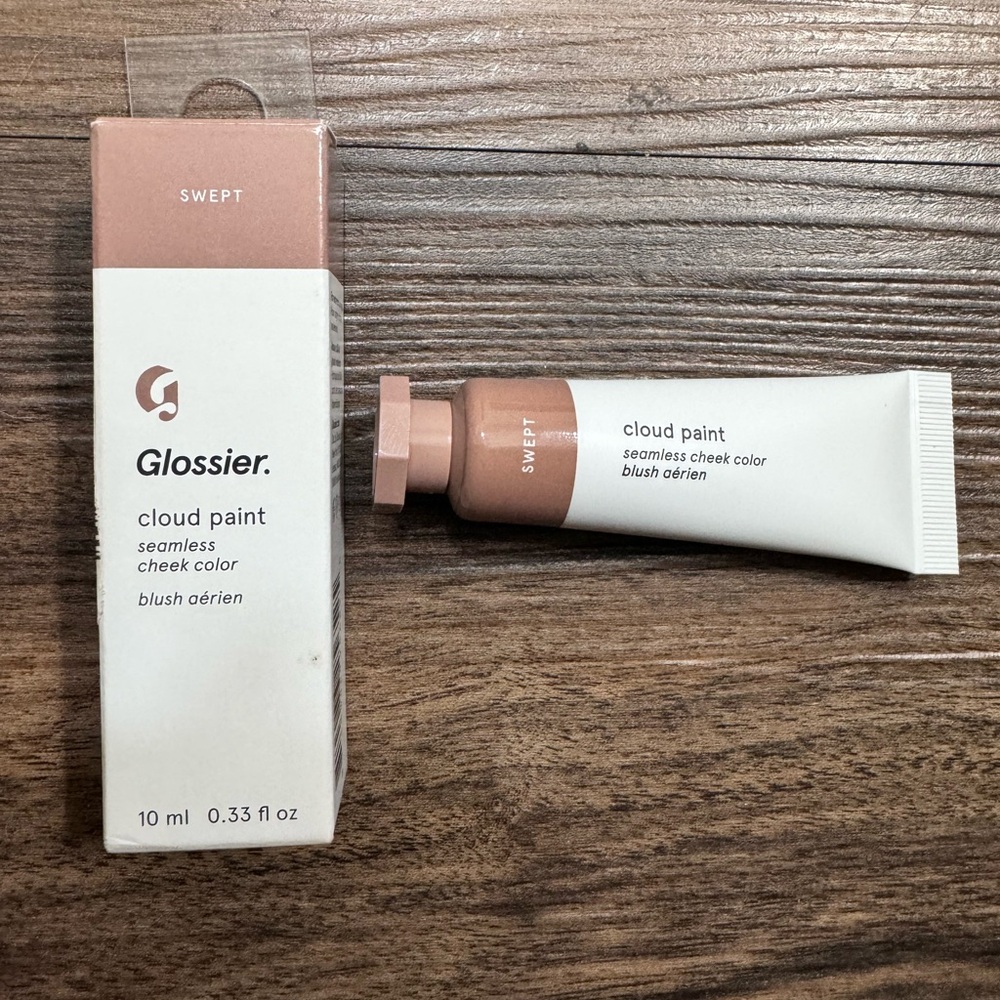 NWT Glossier Cloud Paint in Swept